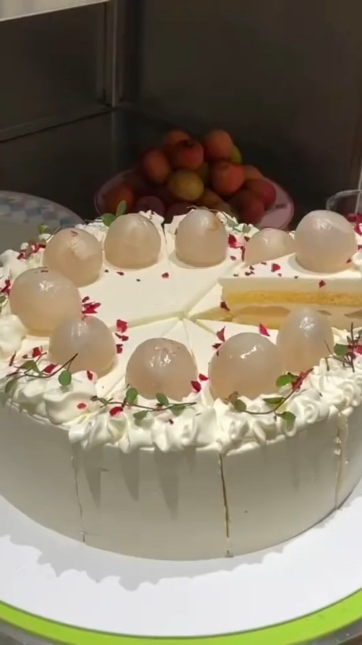 eat cake