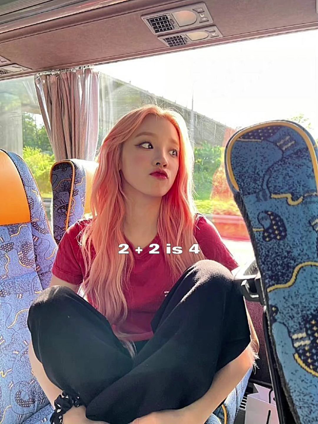 2 + 2 adalah 4 oh tunggu 