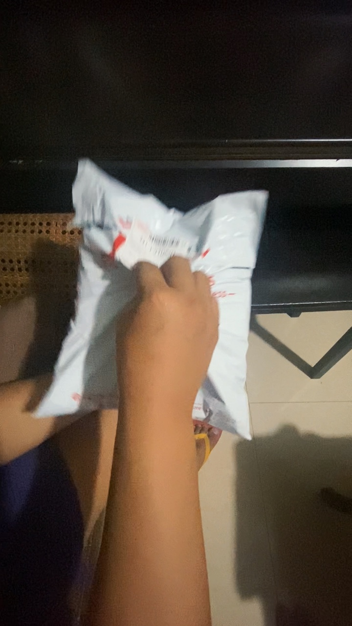 Unboxing paket