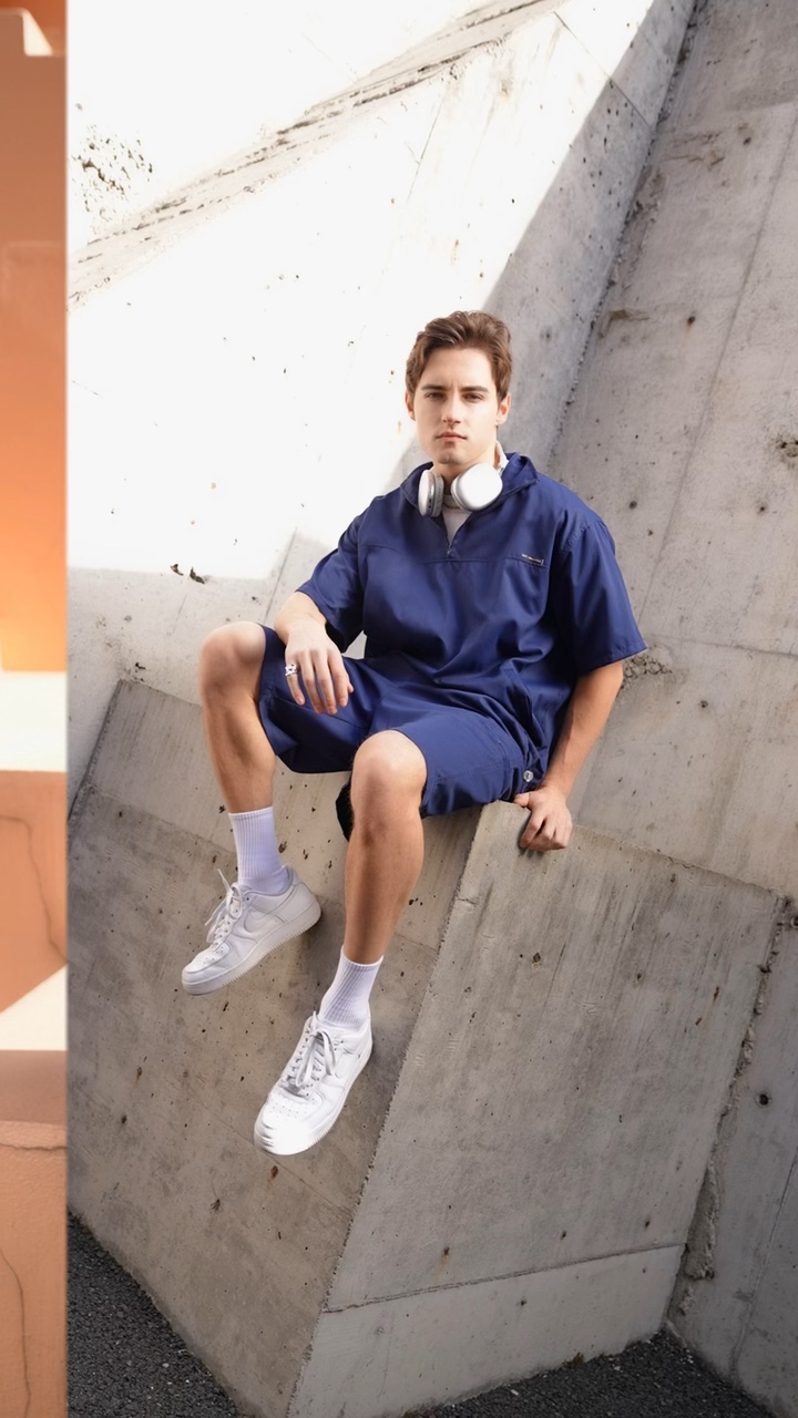 Clothing Creative Ads Show