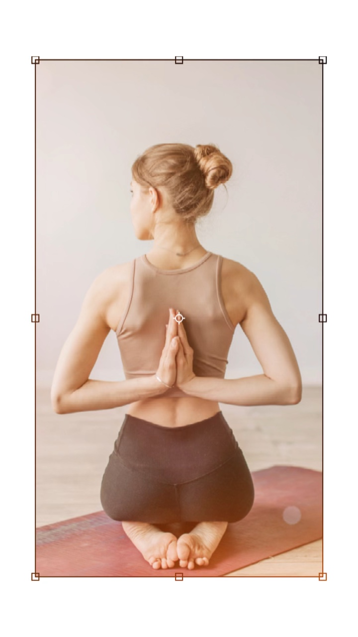 Nagpapakita ng mga produkto ng yoga fashion at mga serbisyo ng yoga para sa mga kababaihan sa istilong TikTok.