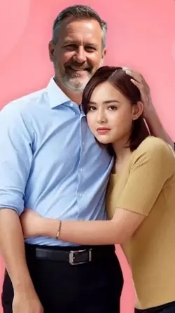 Halu di peluk artis