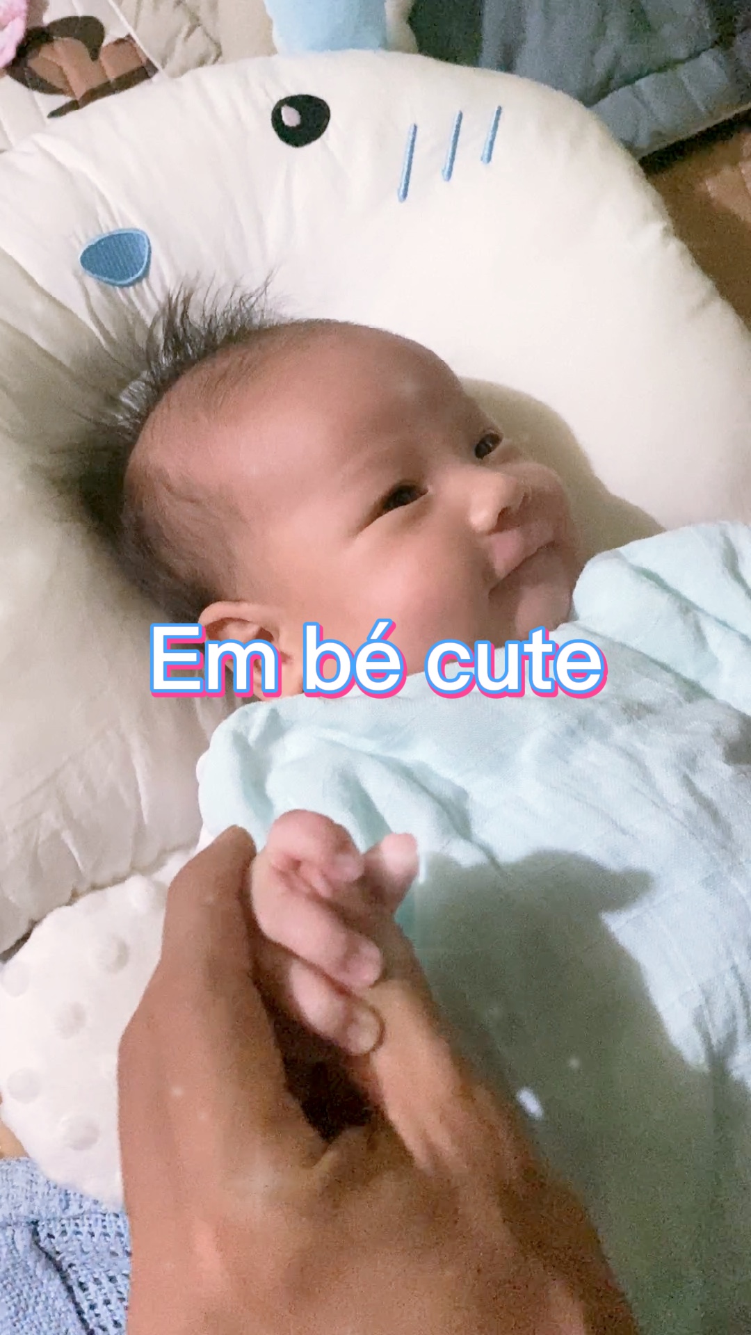 Em bé cute