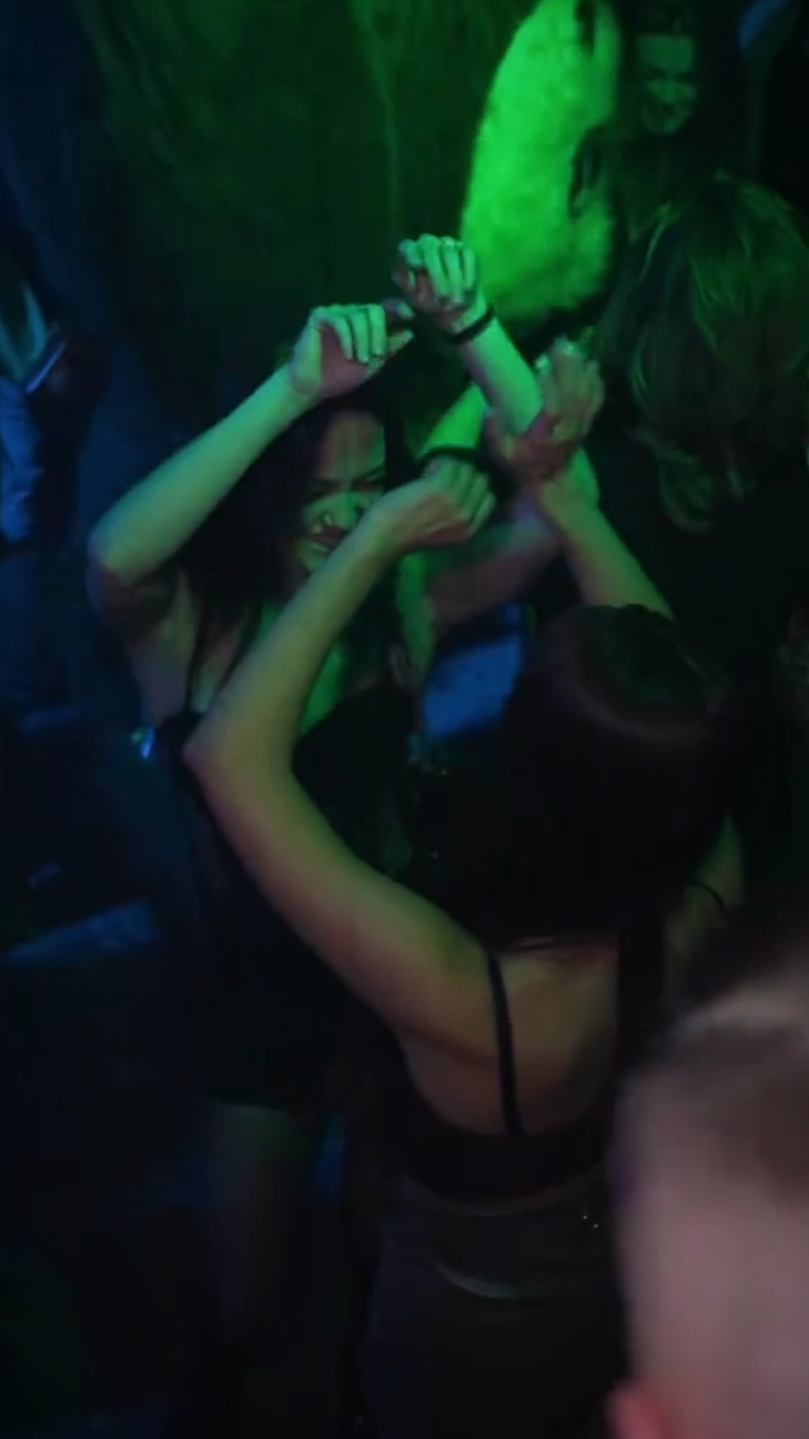 CLIPES DE FESTA 6