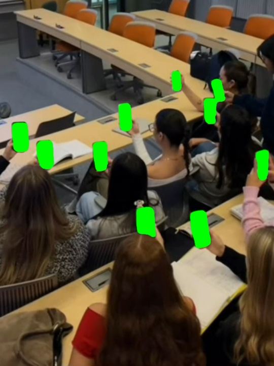 GIRLS ON PHONES