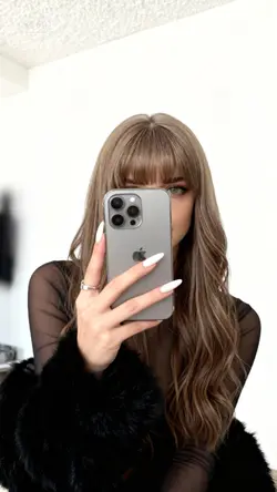mirror selfie 