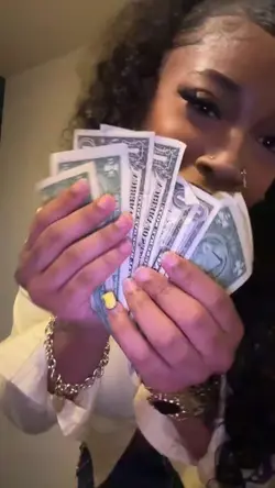flexing this money