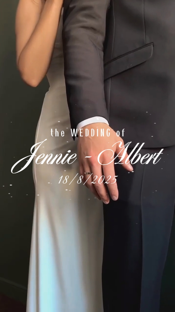WEDDING MOMENT