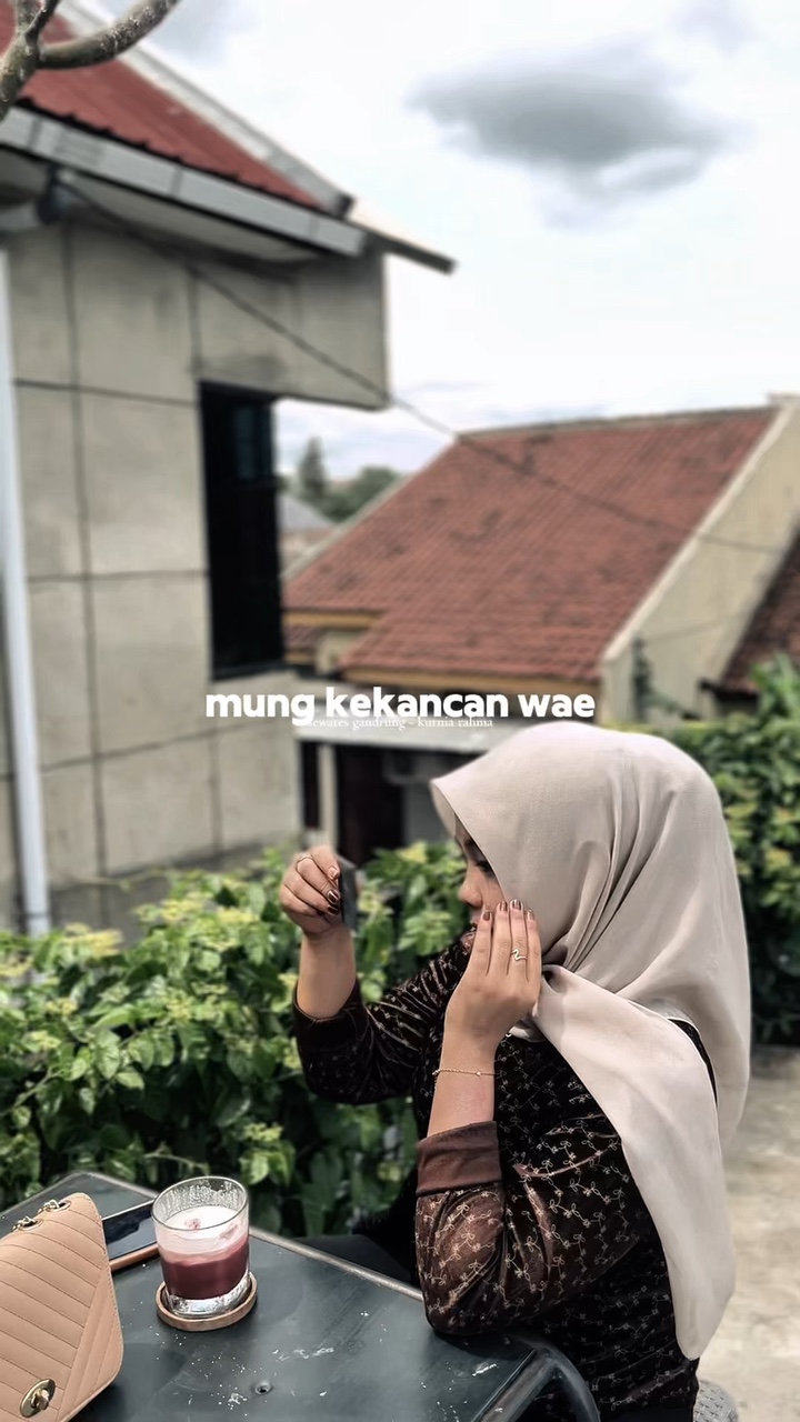 menjahit gandrung - s