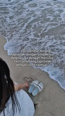 Laut terlihat tenang
