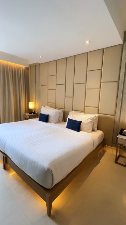 Visite de la chambre d'hôtel Nouveau