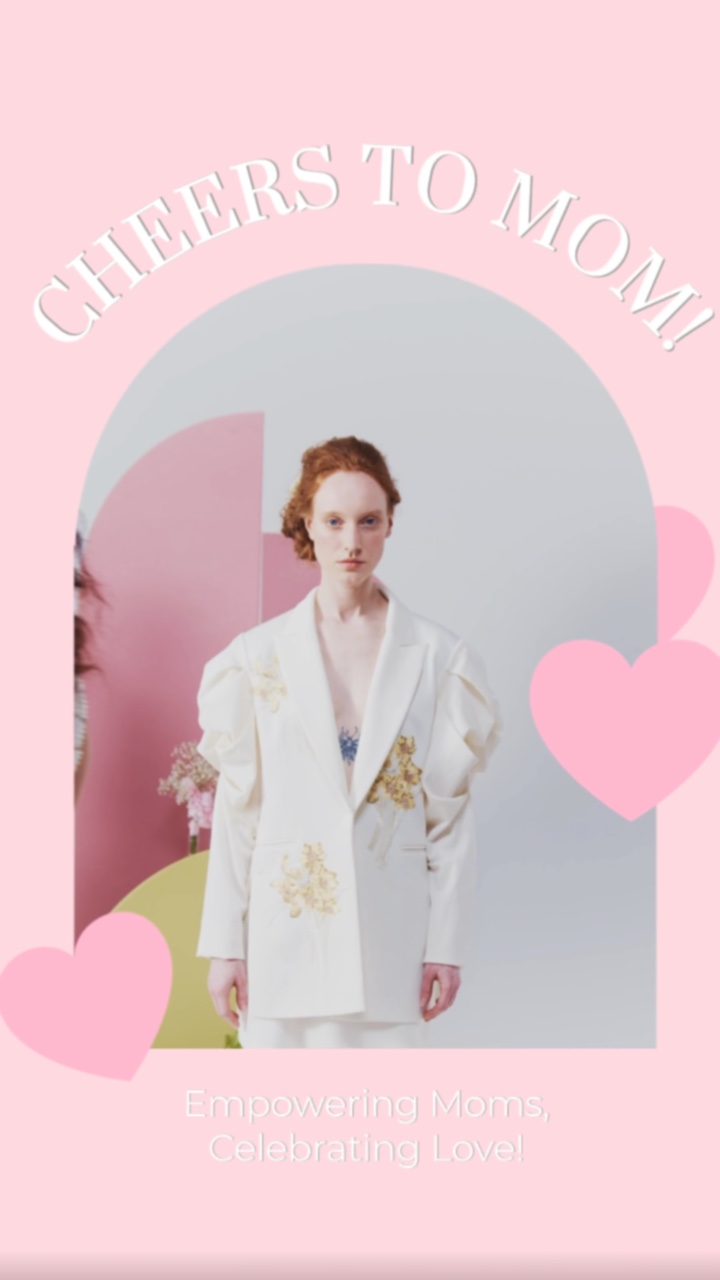 Women’s Clothing Display Mother’s Day Bright And Colorful Style 