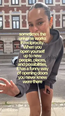 Universe works in re