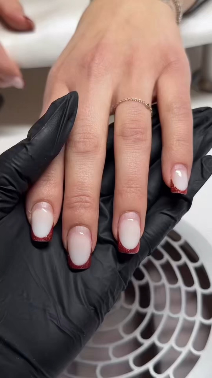 NAILS 