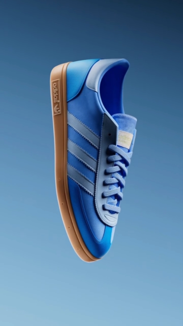Sepatu kets 
