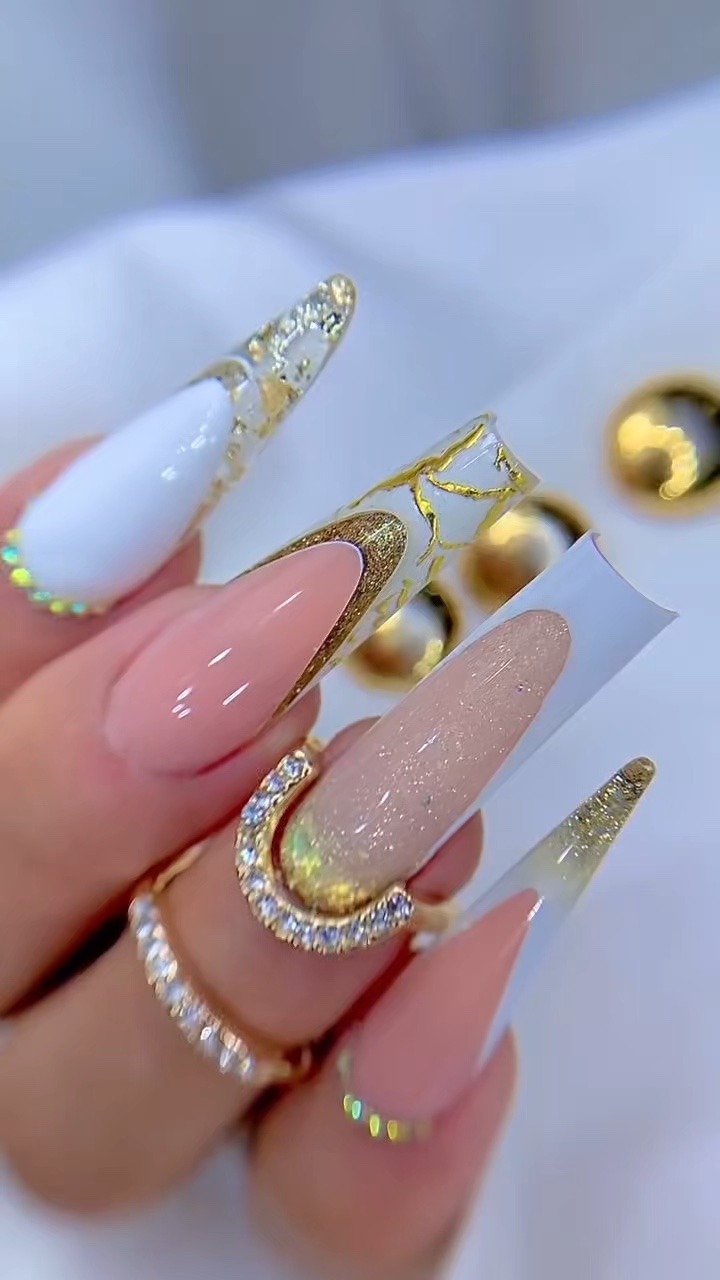 UÑAS