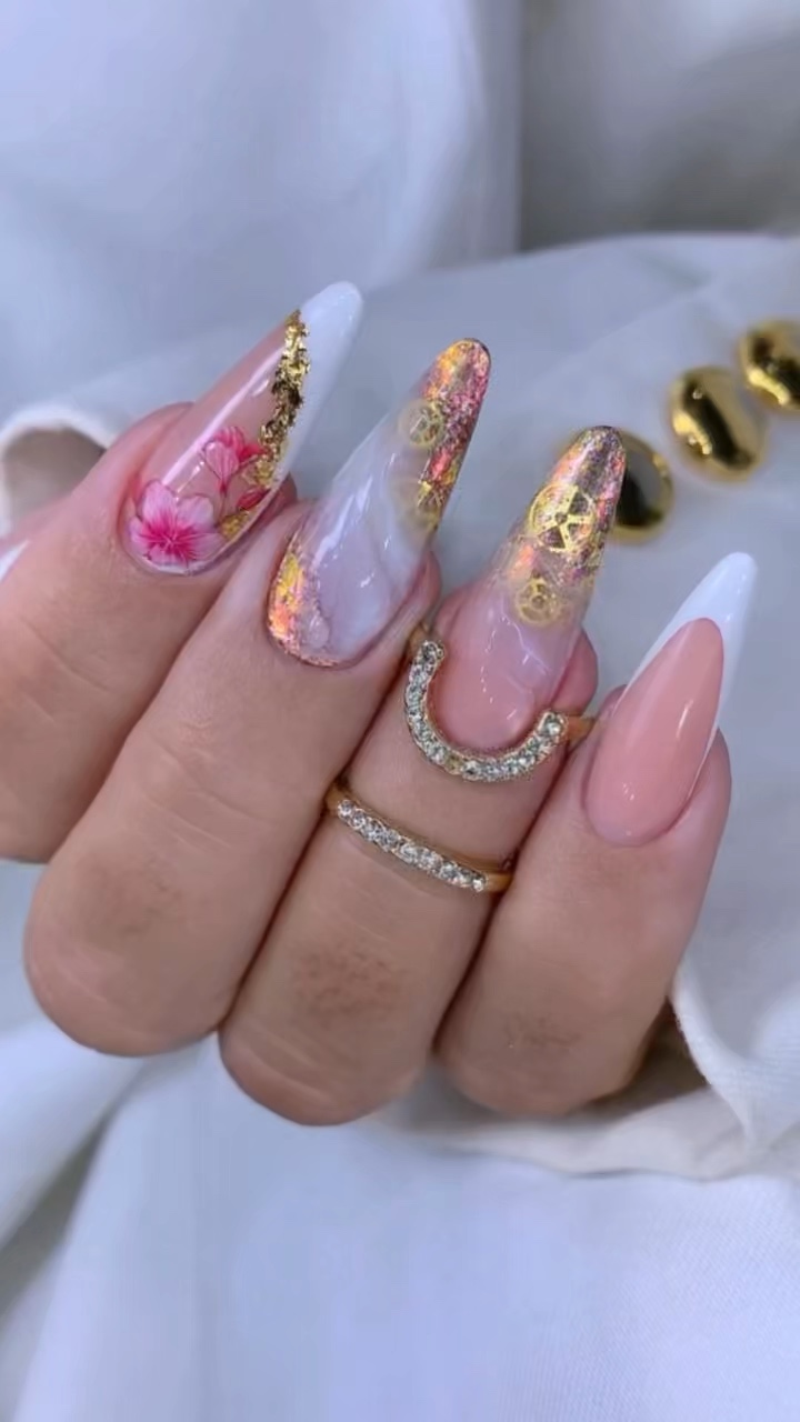 UÑAS