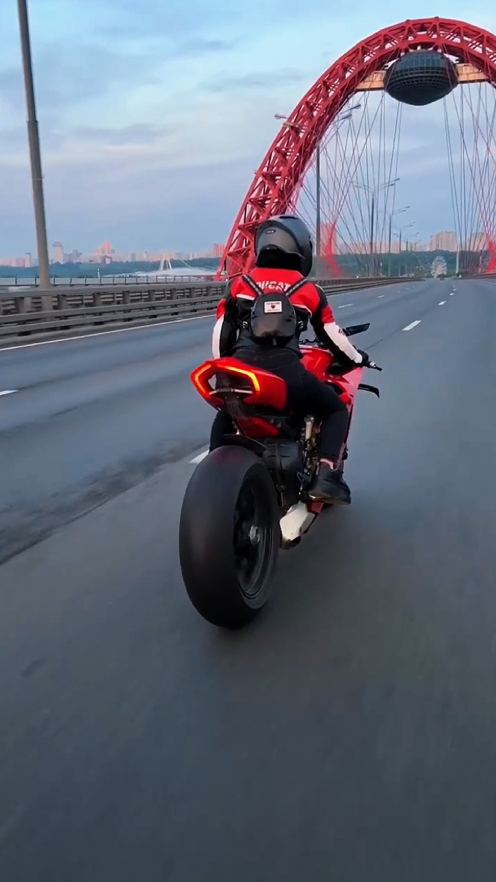 Motorcycle Effect