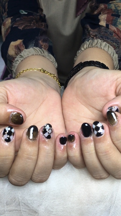 TRANSISI NAIL ART