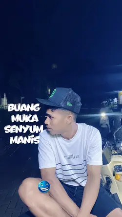 senyum manis