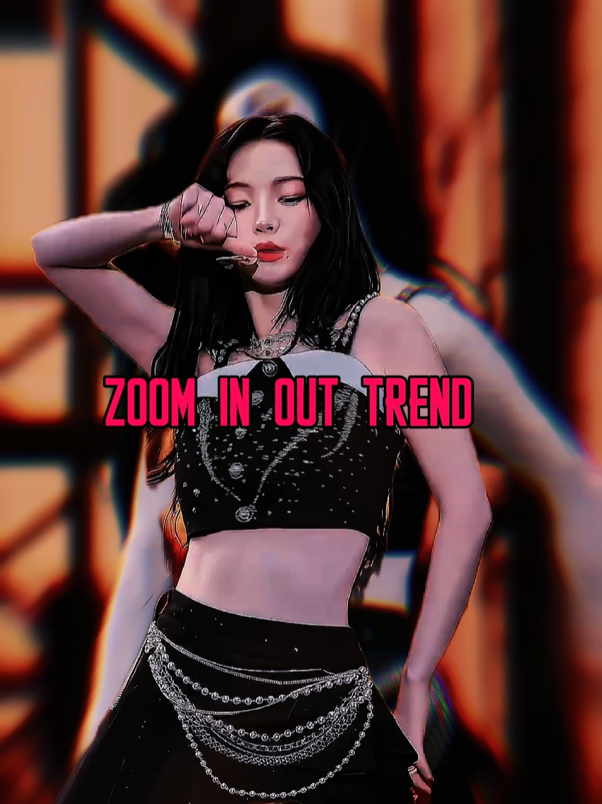 ZOOM IN OUT TENDANCE 