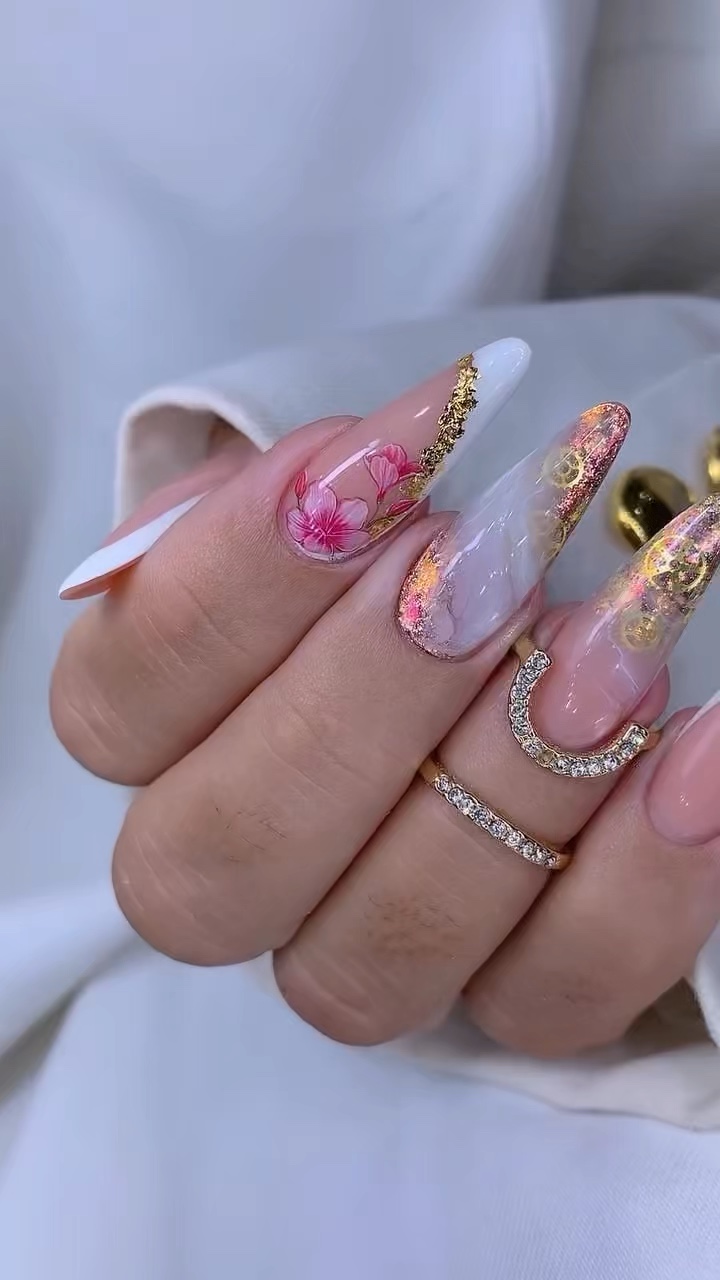 UÑAS