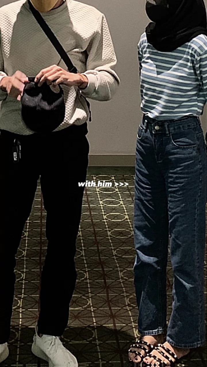 con él>>>