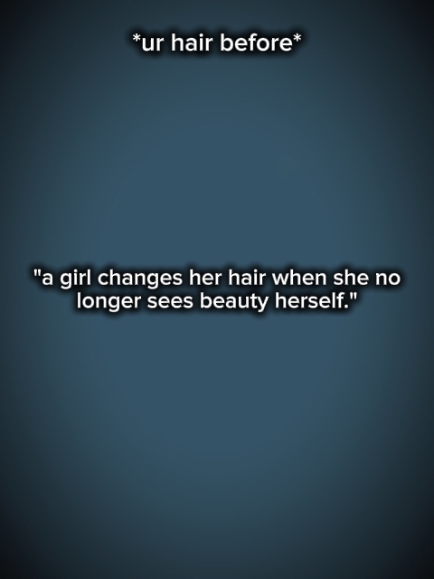 Menina muda o cabelo