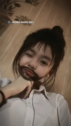 Đừng nhìn em
