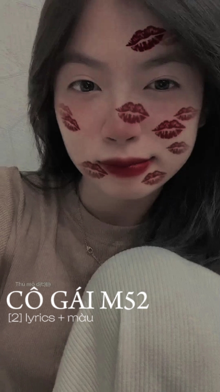 CÔ GÁI M52