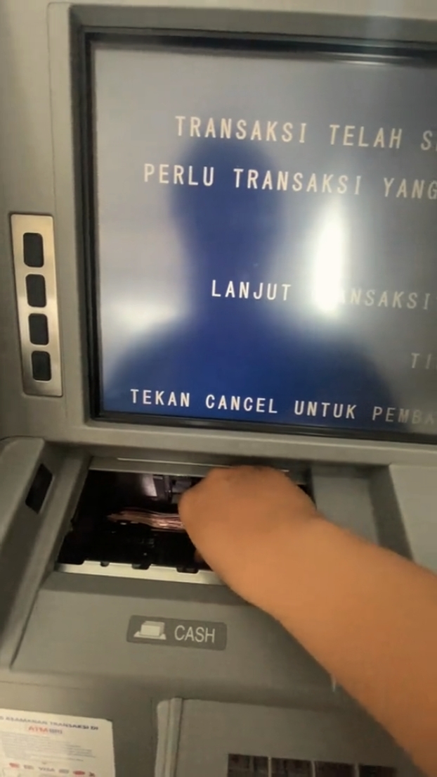 Menghabiskan gaji u /