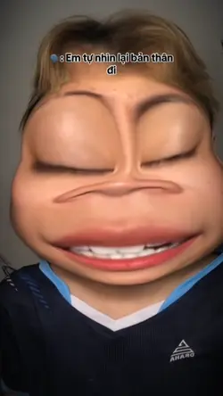 Em tự nhìn lại bản