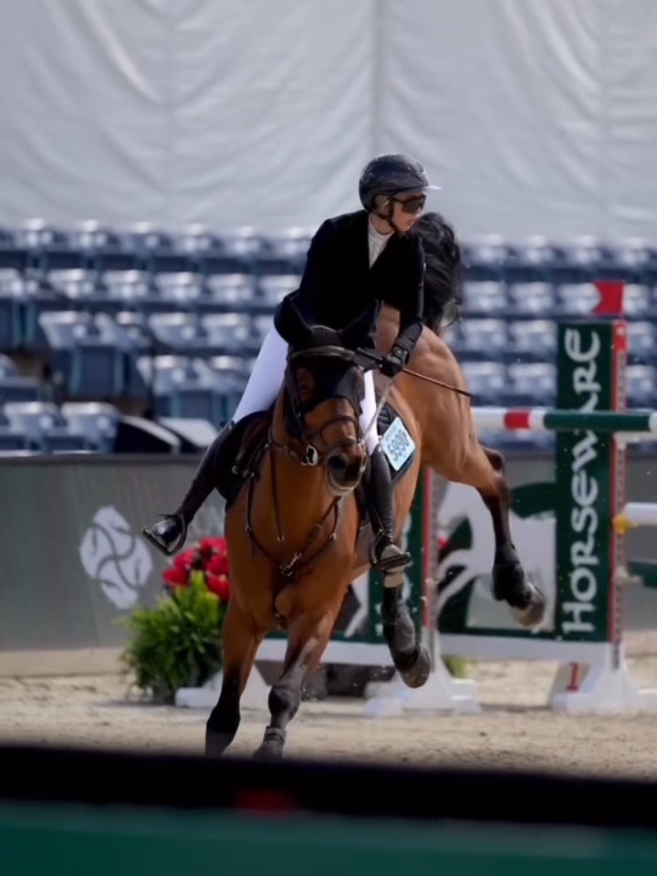 showjumping slowmo