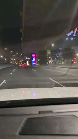 la que me trajo