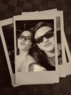 retro polaroid 