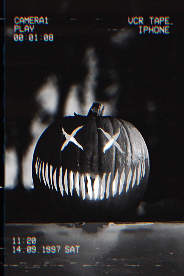 B&W VCR Template