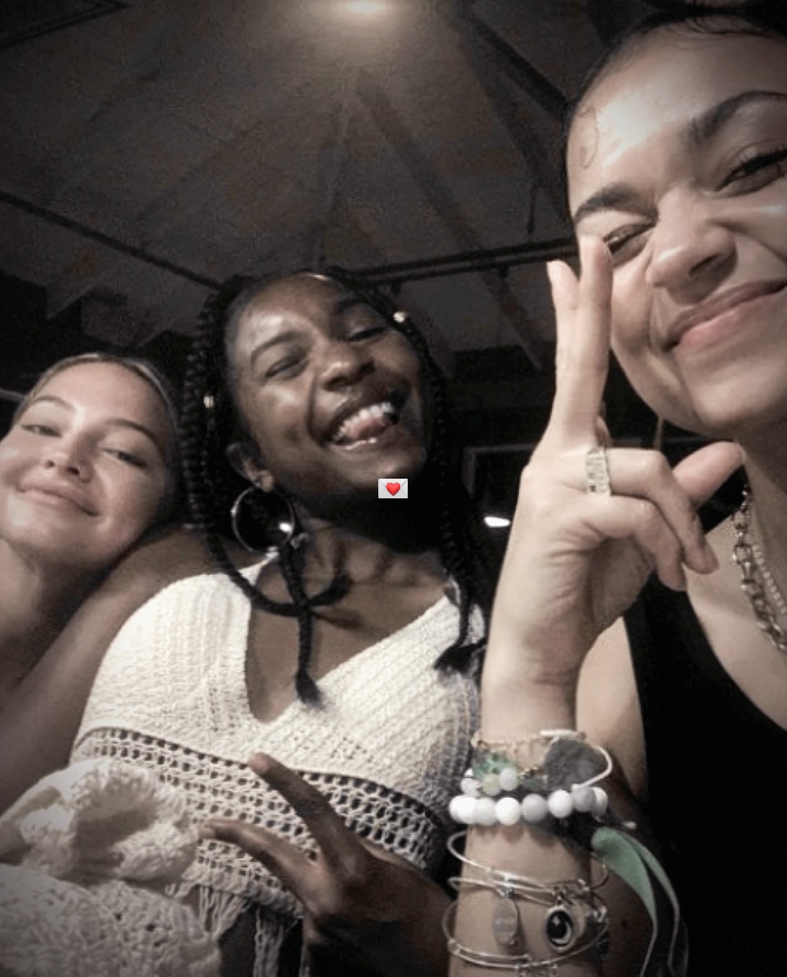 my girls! 💘|
