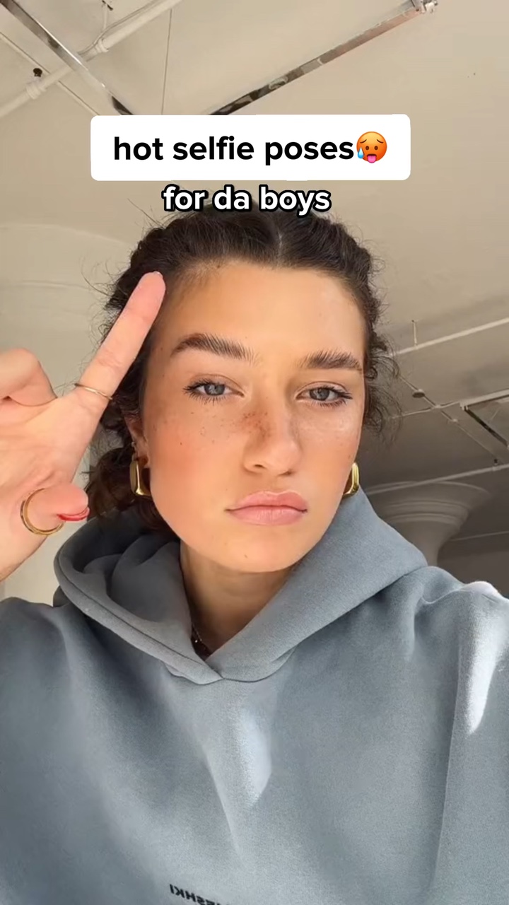 Heißer Junge posiert 🥵