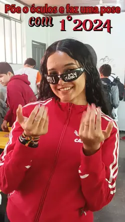 põe o óculos 
