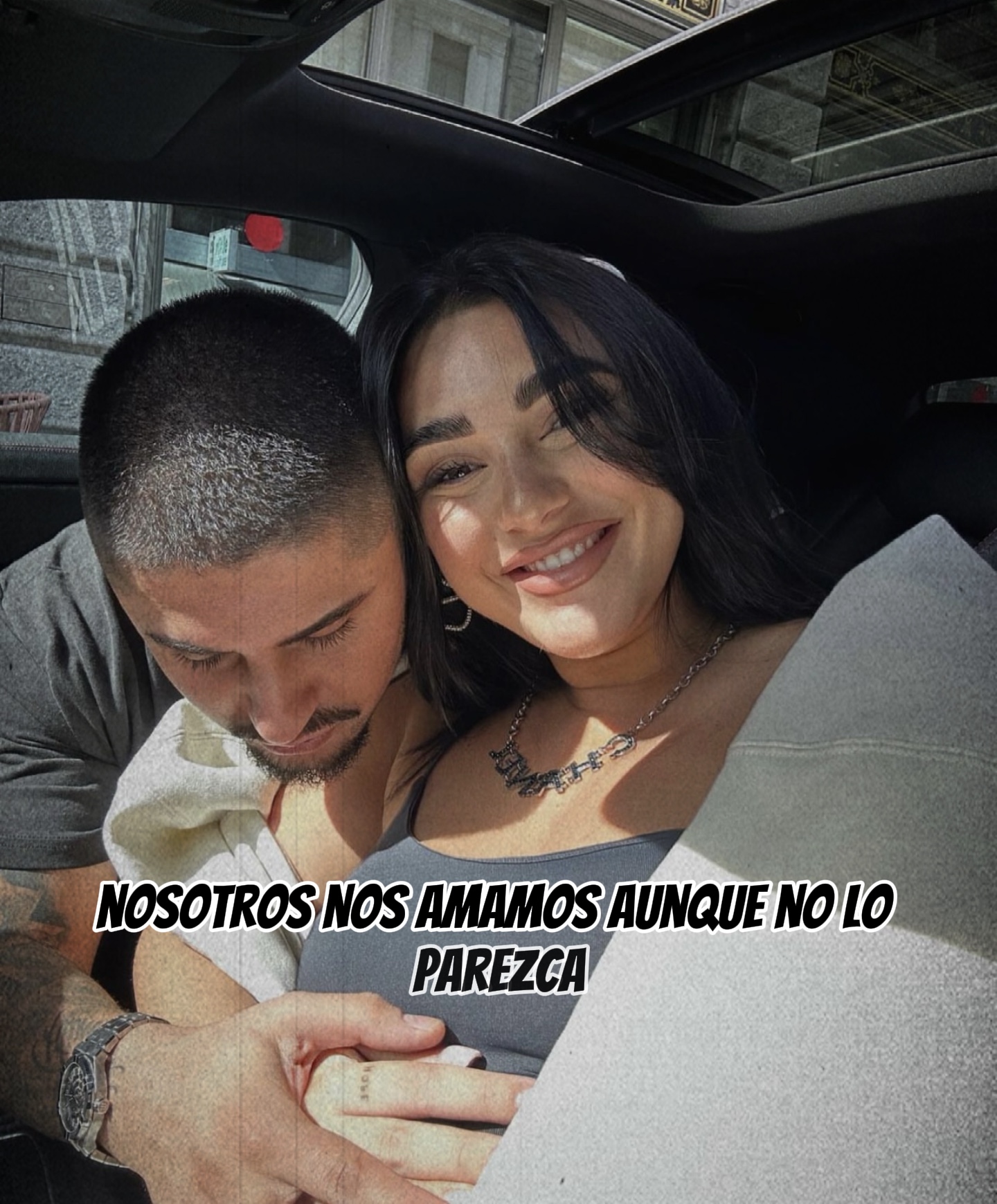 Pareja👩🏻‍❤️‍💋‍👨🏻