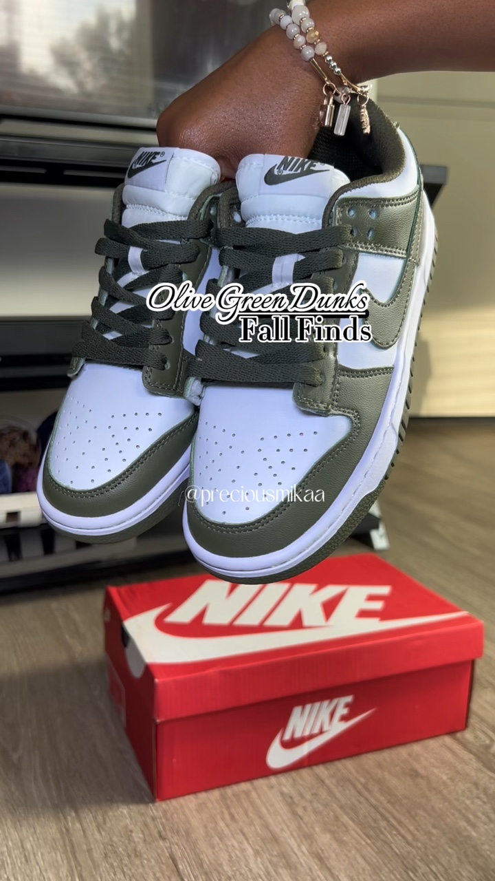 Shoe unboxing 