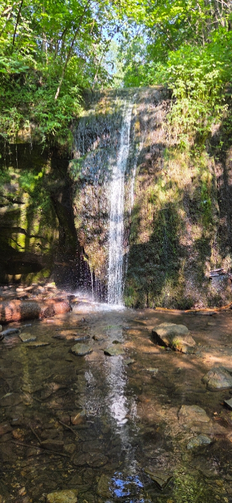Versteckter Wasserfall