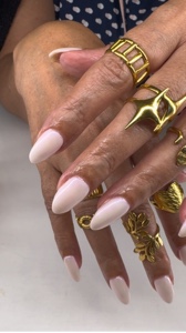 Uñas De Chica Dorada 